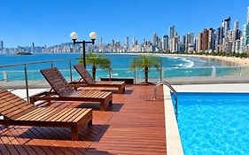 Studio em Prédio com Vista Mar - Piscina, Praia e Garagem